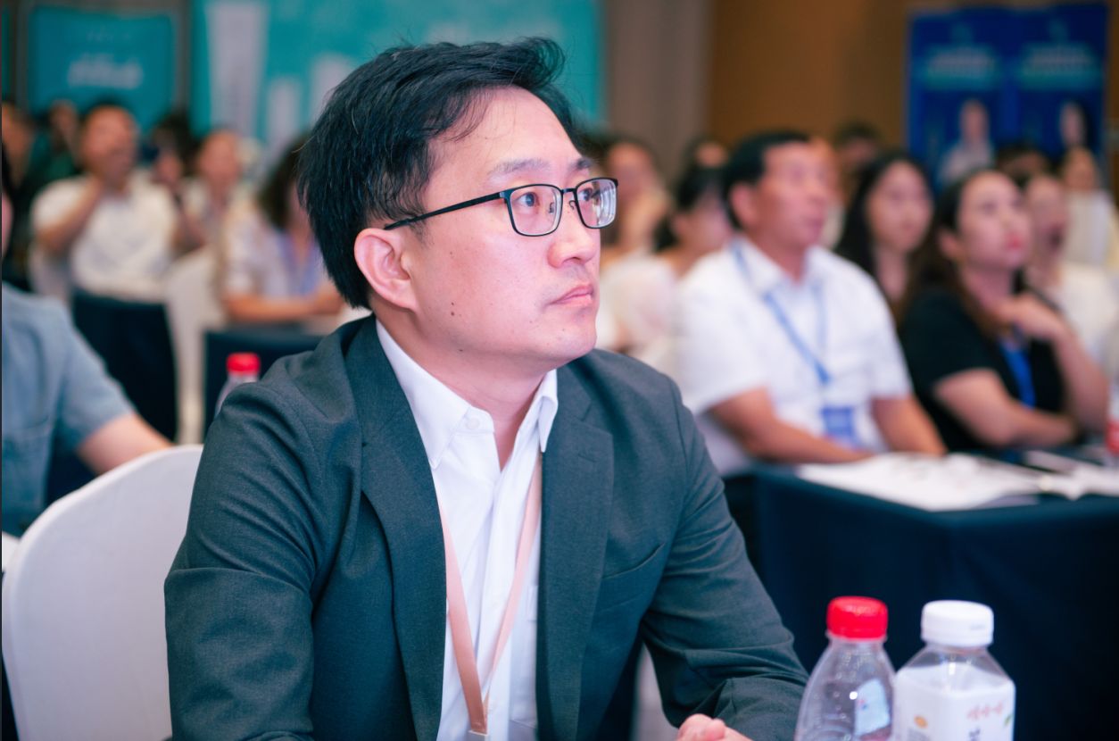 2025全球毛发移植产业峰会：解码千亿市场的技术革命与财富密码
